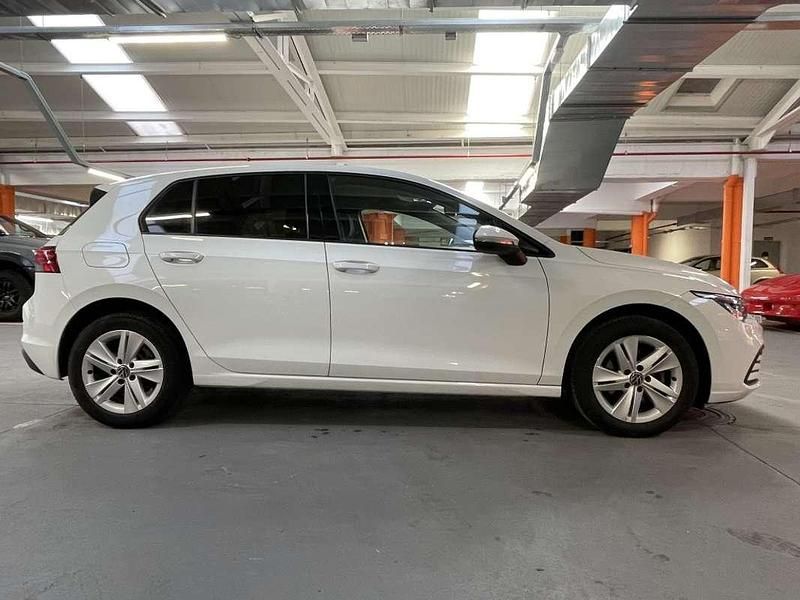 Usado VW Golf VIII Life 110 CV (80 kW) 2023 Blanco Utilitario