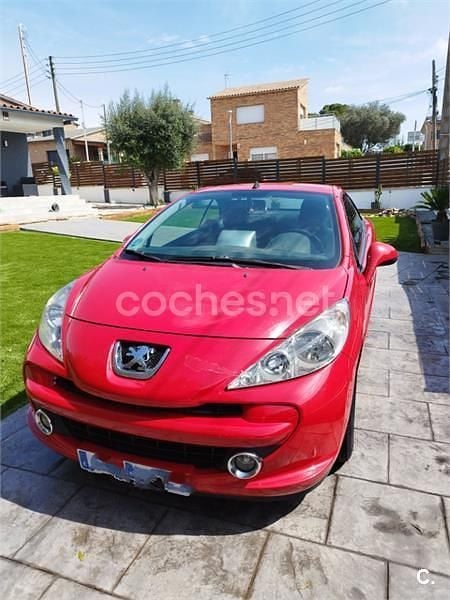 Rojo Usado 2008 Peugeot 207 CC Descapotable | 2000 € (Super precio) - Imagen 1/4