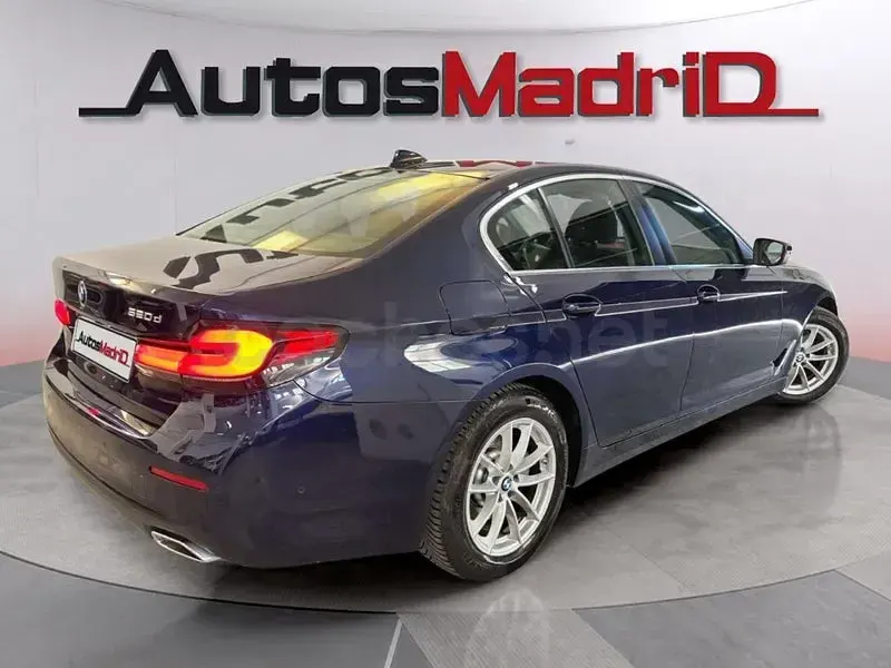 Usado BMW 520 Sport Line 190 CV (139 kW) 2022 Azul Berlina