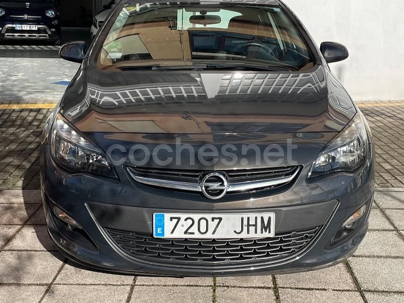 Usado Opel Astra Dynamic 150 CV (110 kW) 2015 Marrón Berlina