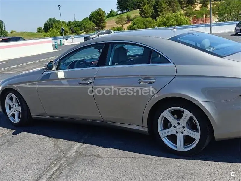 Usado Mercedes CLS320 224 CV (164 kW) 2007 Beige Coupe
