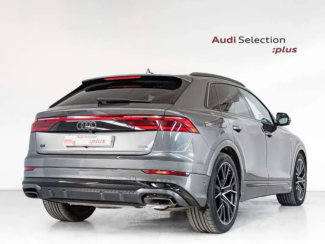 Usado Audi Q8 286 CV (210 kW) 2025 Gris SUV