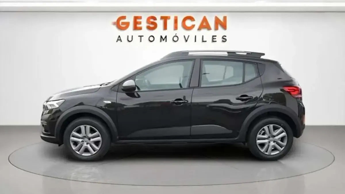 Usado Dacia Sandero Expression 91 CV (66 kW) 2024 Negro Utilitario
