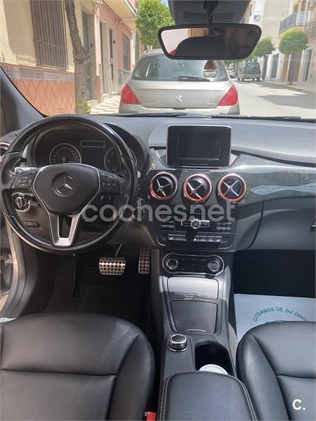 Usado Mercedes B220 170 CV (125 kW) 2013 Gris / plata Monovolumen