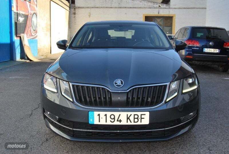 Gris Usado 2017 Skoda Octavia Style Berlina | 12.900 € (Un poco caro) - Imagen 1/4