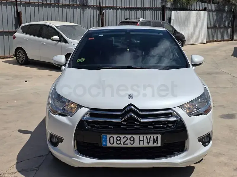 Usado Citroën DS4 Style 114 CV (83 kW) 2014 Blanco Utilitario