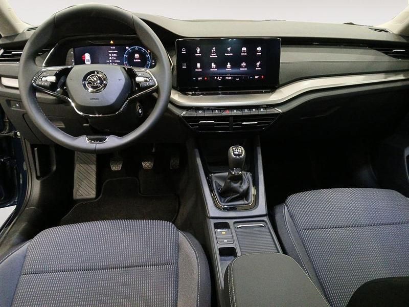 Usado Skoda Octavia Ambition 115 CV (84 kW) 2024 Azul Berlina