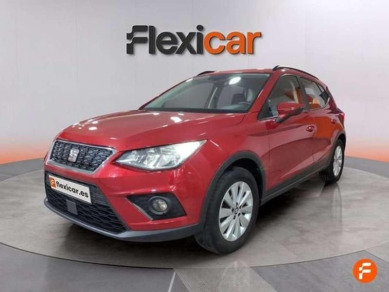 Usado Seat Arona Ecomotive 95 CV (69 kW) 2017 Rojo SUV