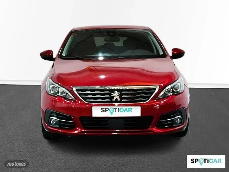 Usado Peugeot 308 130 CV (95 kW) 2019 Rojo Berlina