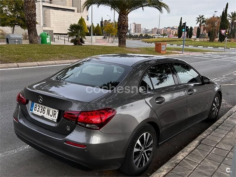 Usado Mercedes A200 150 CV (110 kW) 2021 Gris / plata Berlina