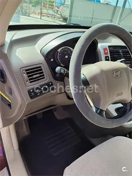 Usado Hyundai Tucson Comfort 140 CV (102 kW) 2008 Marrón SUV