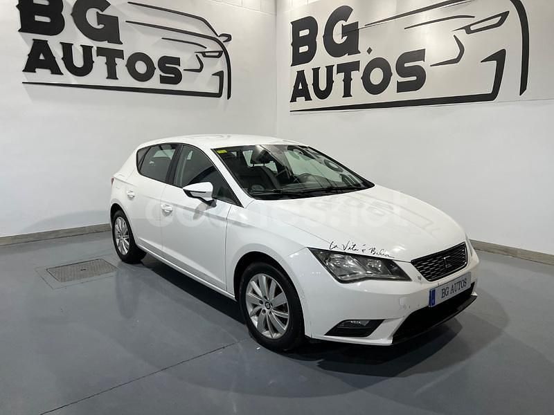 Usado Seat Leon I-Tech 105 CV (77 kW) 2014 Blanco Berlina
