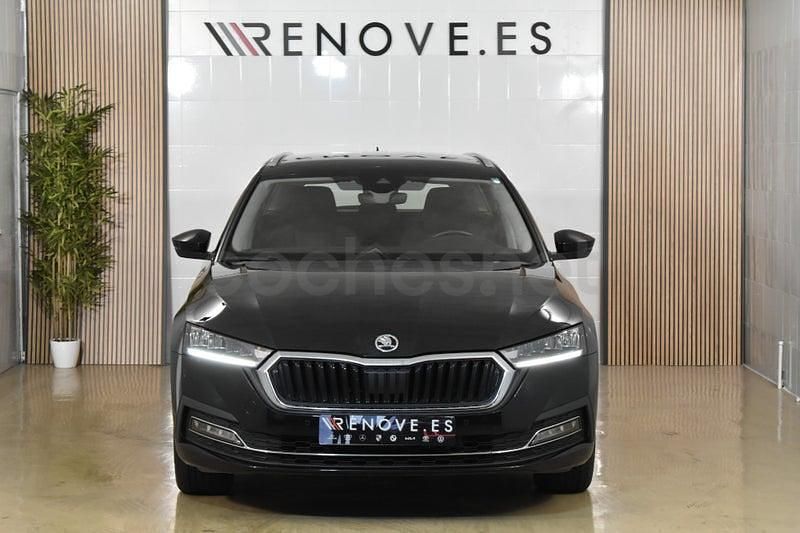 Usado Skoda Octavia Selection 150 CV (110 kW) 2023 Negro Familiar
