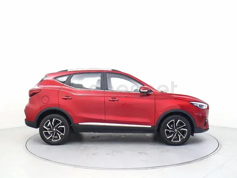 Usado MG ZS Luxury 111 CV (81 kW) 2025 Rojo SUV