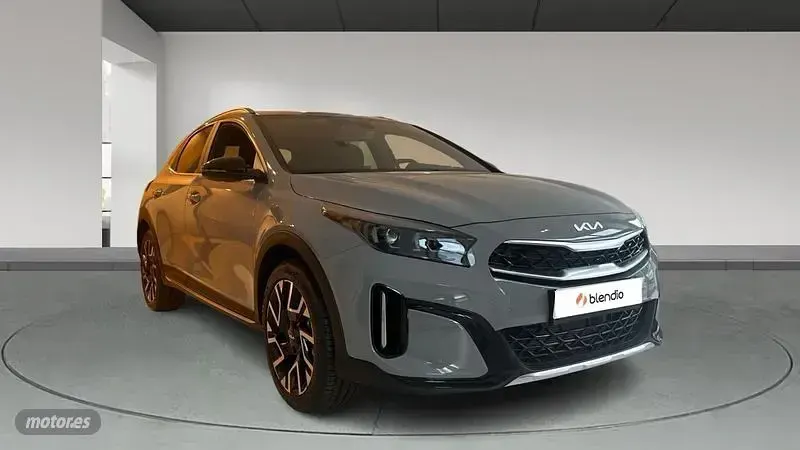 Nuevo Kia XCeed Style 115 CV (84 kW) 2026 Gris SUV