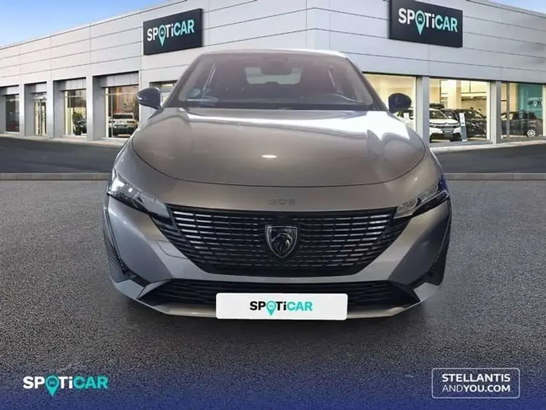 Usado Peugeot 308 Allure 131 CV (96 kW) 2024 Gris Utilitario