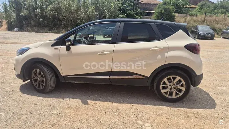 Usado Renault Captur LIMITED 90 CV (66 kW) 2019 Beige SUV