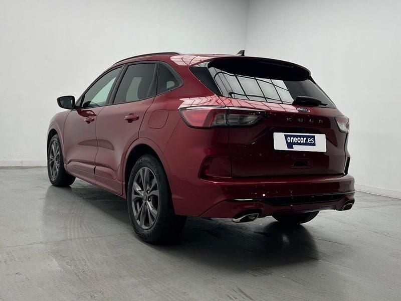 Usado Ford Kuga ST-Line 120 CV (88 kW) 2022 Rojo SUV