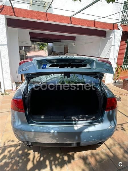 Usado Audi A4 163 CV (119 kW) 2006 Azul Berlina
