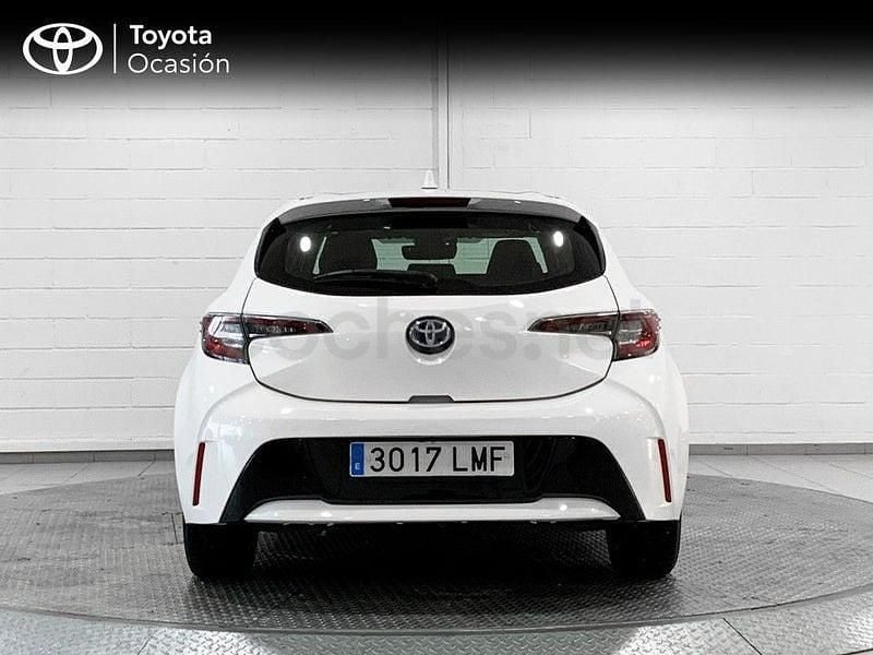 Usado Toyota Corolla Active 122 CV (89 kW) 2021 Blanco Berlina