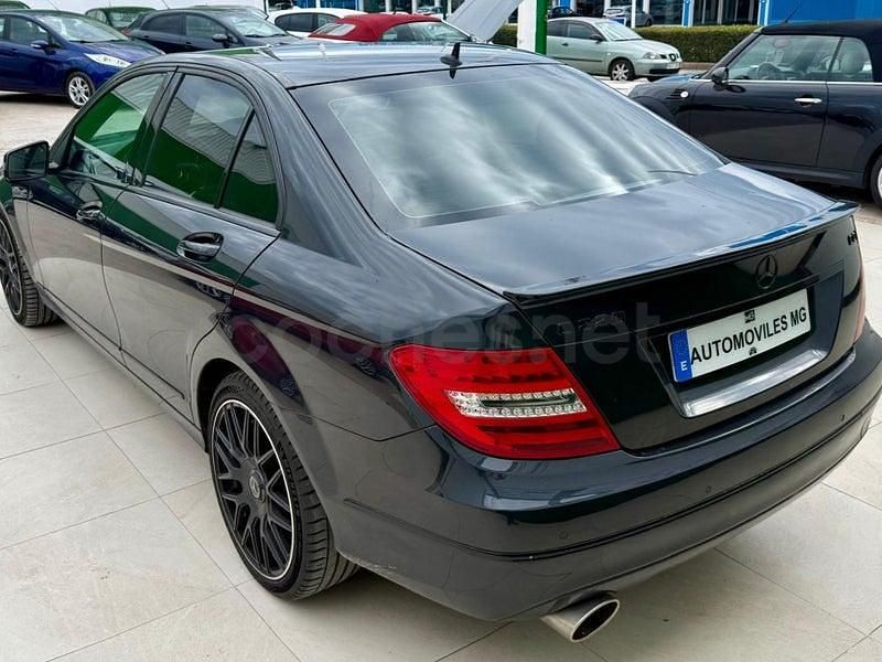 Usado Mercedes C220 170 CV (125 kW) 2011 Negro Familiar