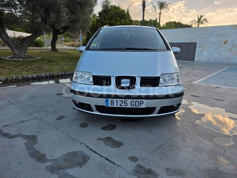Usado Seat Alhambra Sport 140 CV (102 kW) 2009 Gris / plata Monovolumen