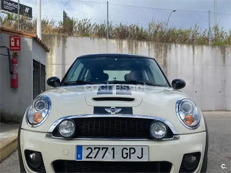 Usado Mini John Cooper Works 211 CV (155 kW) 2009 Beige Utilitario