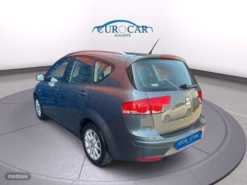 Usado Seat Altea XL Style 105 CV (77 kW) 2011 Negro Monovolumen
