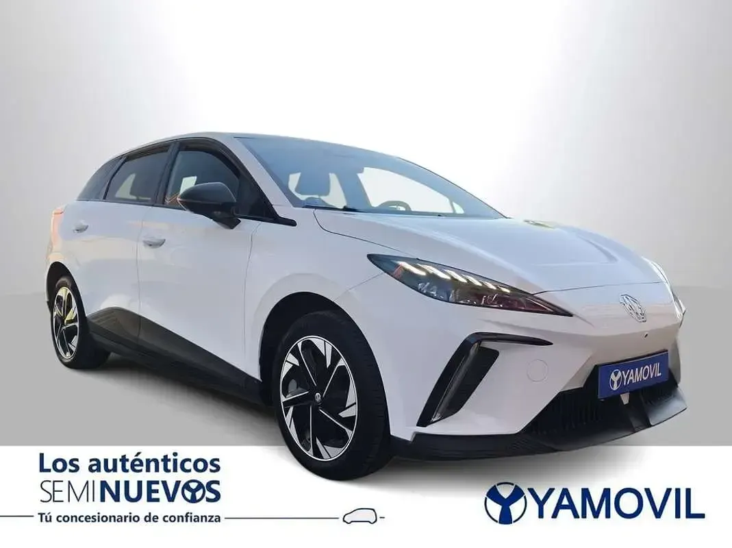 Usado MG MG4 EV Luxury 150 kW (204 CV) 2023 Blanco Utilitario