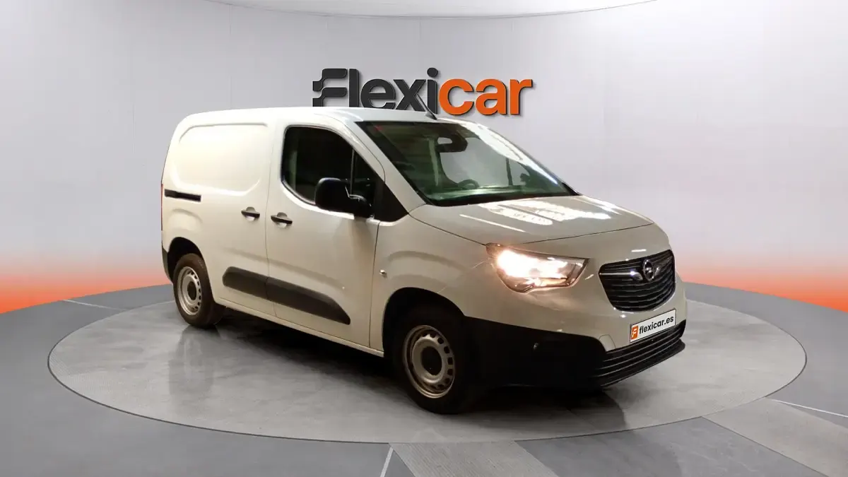 Usado Opel Combo Edition+ 102 CV (75 kW) 2021 Monovolumen