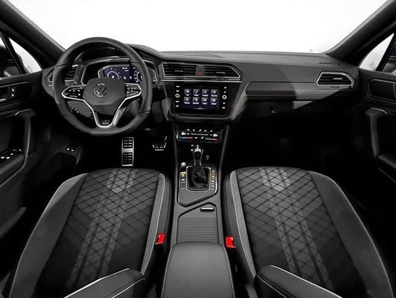 Usado VW Tiguan R-line 245 CV (180 kW) 2025 Blanco SUV