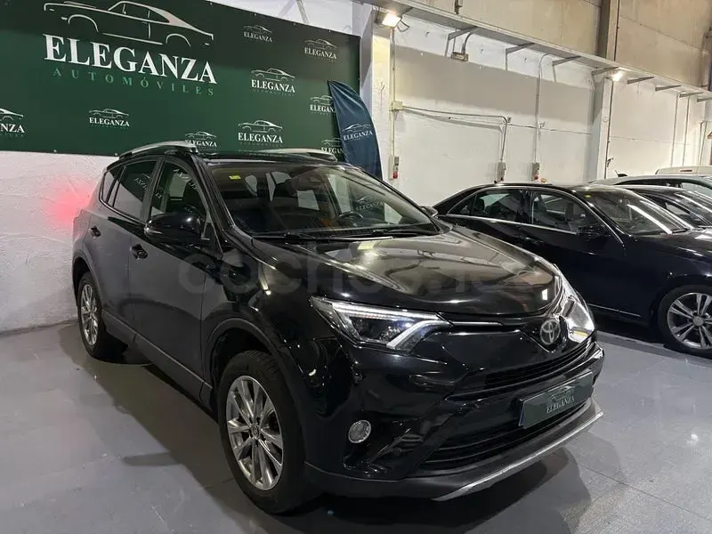 Usado Toyota RAV4 Executive 143 CV (105 kW) 2017 Negro SUV