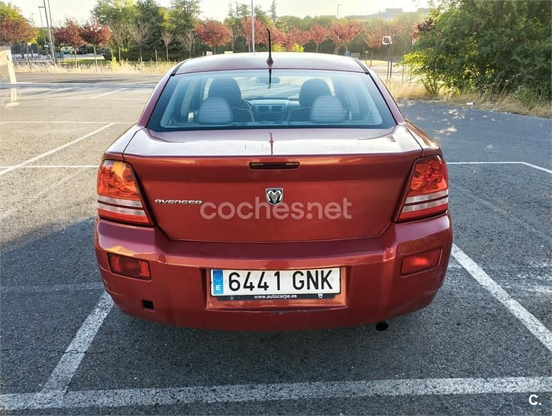 Usado Dodge Avenger SE 156 CV (114 kW) 2009 Rojo Berlina