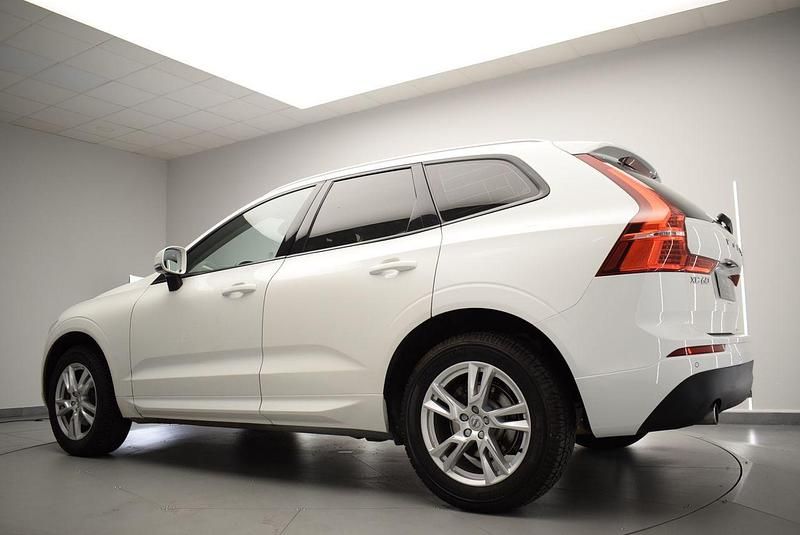 Usado Volvo XC60 Momentum 150 CV (110 kW) 2018 Blanco SUV