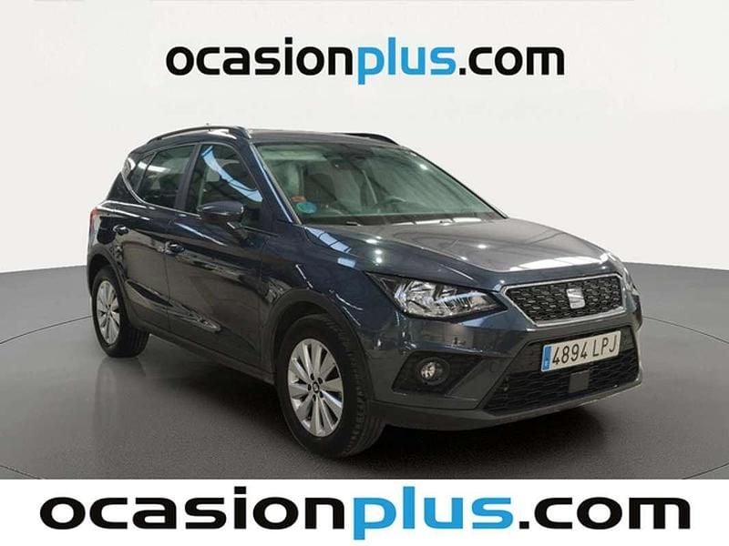 Usado Seat Arona Style 90 CV (66 kW) 2021 Gris SUV