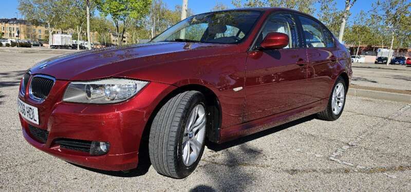 Rojo Usado 2011 BMW 320 Sport Line Berlina | 8200 € (Buen precio) - Imagen 1/4