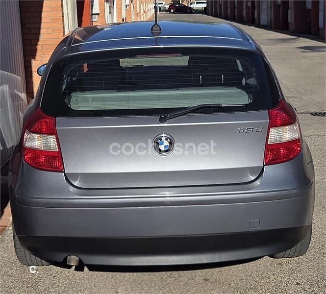 Usado BMW 118 122 CV (89 kW) 2004 Gris / plata Utilitario