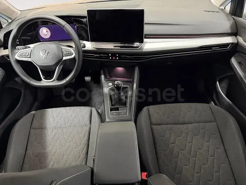Usado VW Golf VIII 115 CV (84 kW) 2025 Gris / plata Berlina