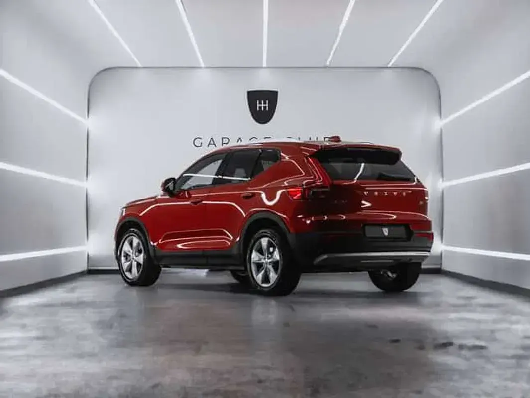 Usado Volvo XC40 Core 197 CV (144 kW) 2024 Rojo SUV