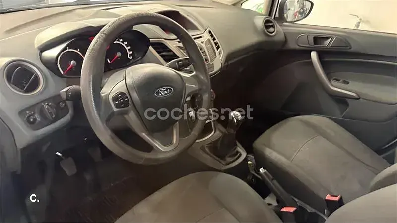 Usado Ford Fiesta Trend 68 CV (50 kW) 2011 Blanco Berlina