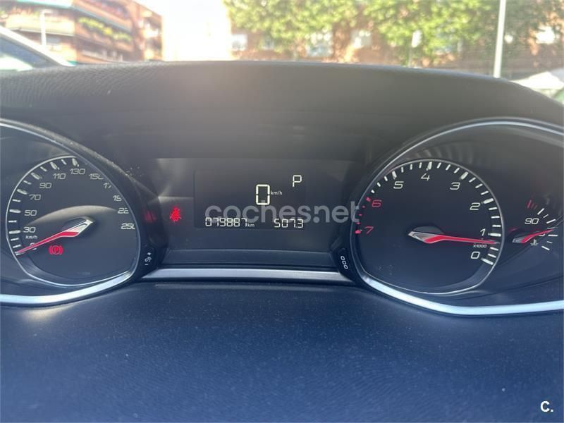 Granate Usado 2017 Peugeot 308 Allure Familiar | 12.600 € (Caro) - Imagen 1/4