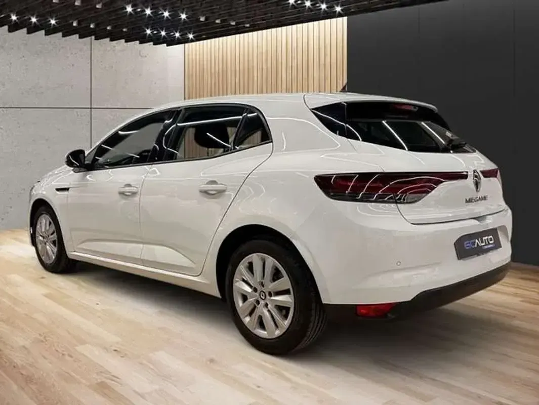Usado Renault Mégane II Equilibre 116 CV (85 kW) 2022 Blanco Berlina
