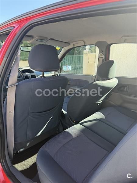 Usado Renault Clio II 75 CV (55 kW) 2001 Rojo Berlina