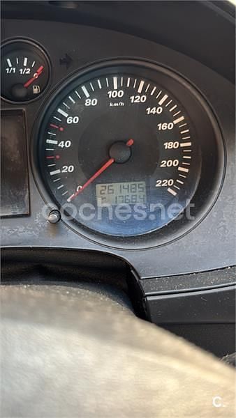 Rojo Usado 2003 Seat Ibiza Stella Berlina | 2250 € (Precio justo) - Imagen 1/4