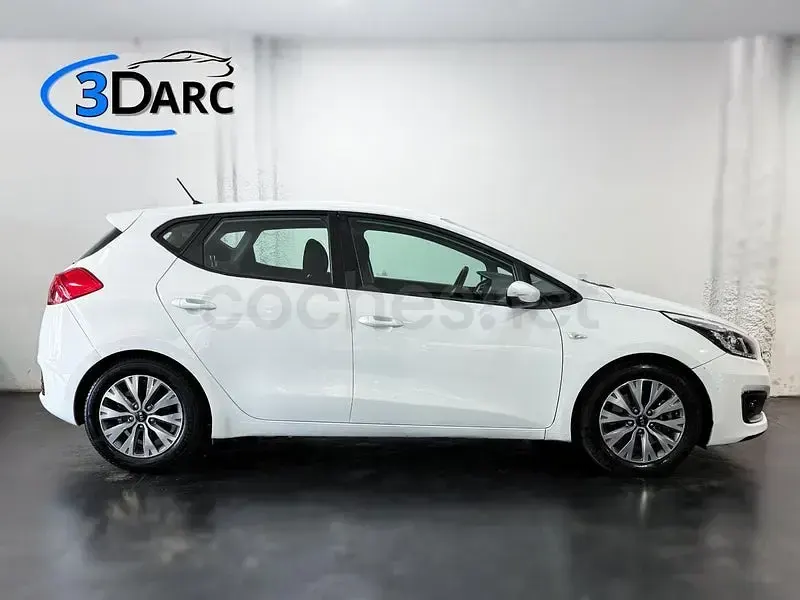 Usado Kia Ceed Plus 100 CV (73 kW) 2017 Blanco Utilitario