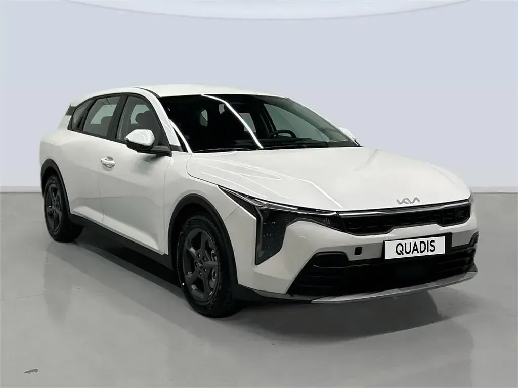 Nuevo Kia K4 116 CV (85 kW) 2026 Snow white pearl Berlina