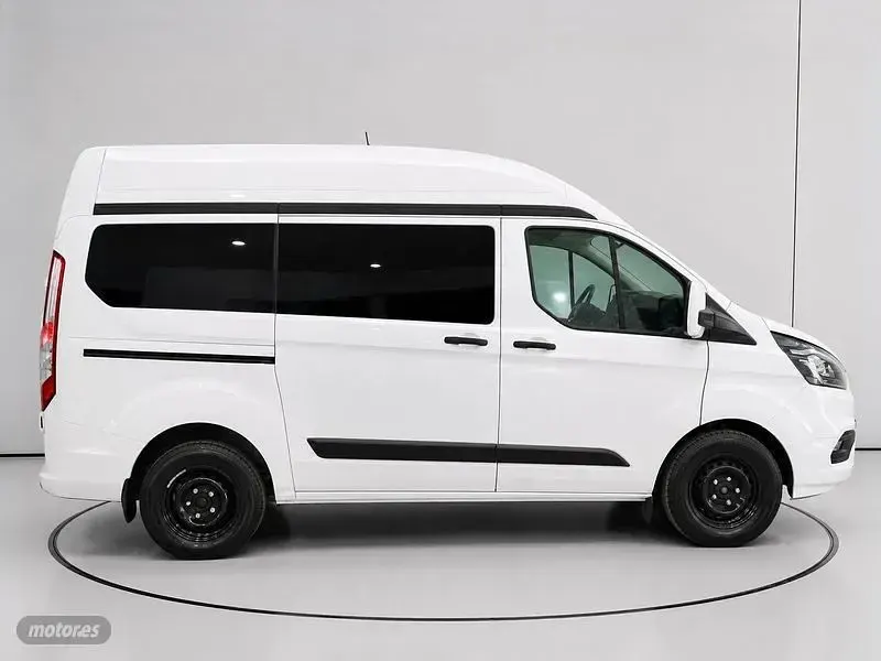 Usado Ford Transit Trend 130 CV (95 kW) 2022 Blanco Familiar