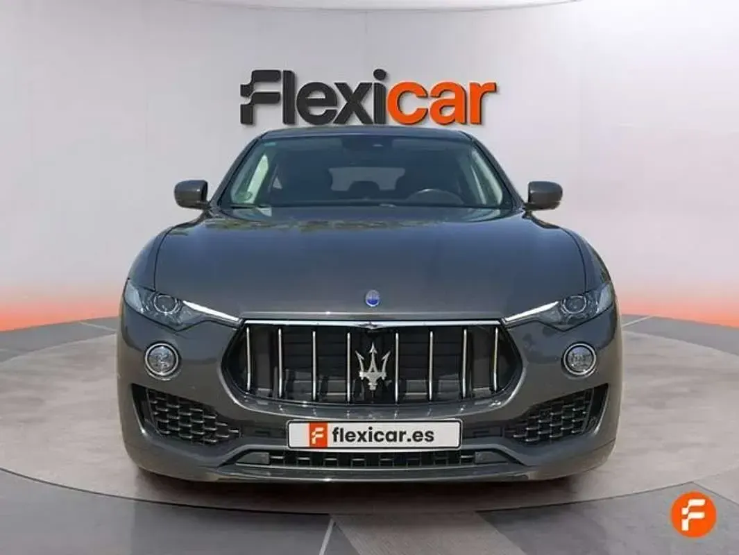 Usado Maserati Levante GranLusso 275 CV (202 kW) 2017 Gris SUV