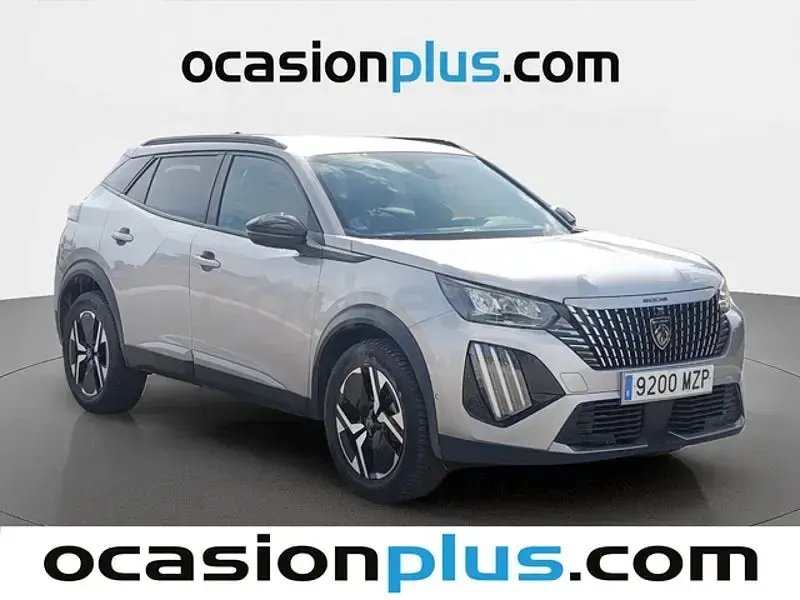 Usado Peugeot 2008 Allure 145 CV (106 kW) 2025 Gris / plata SUV