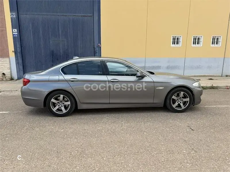Usado BMW 530 235 CV (172 kW) 2011 Gris / plata Berlina